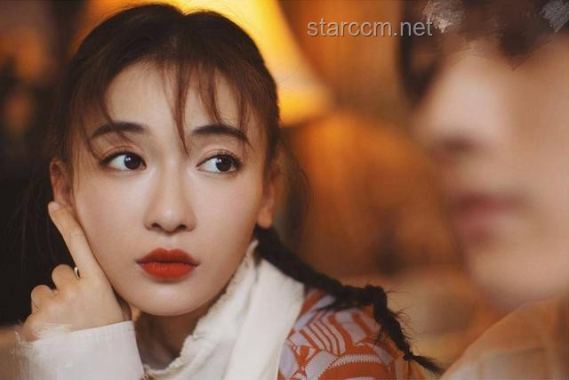 **吴谨言与“恋夏风转场”的影视魅力解析**
